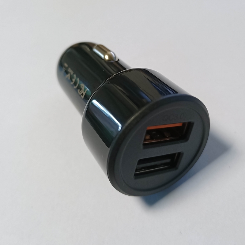 Adaptateur allume cigare USB